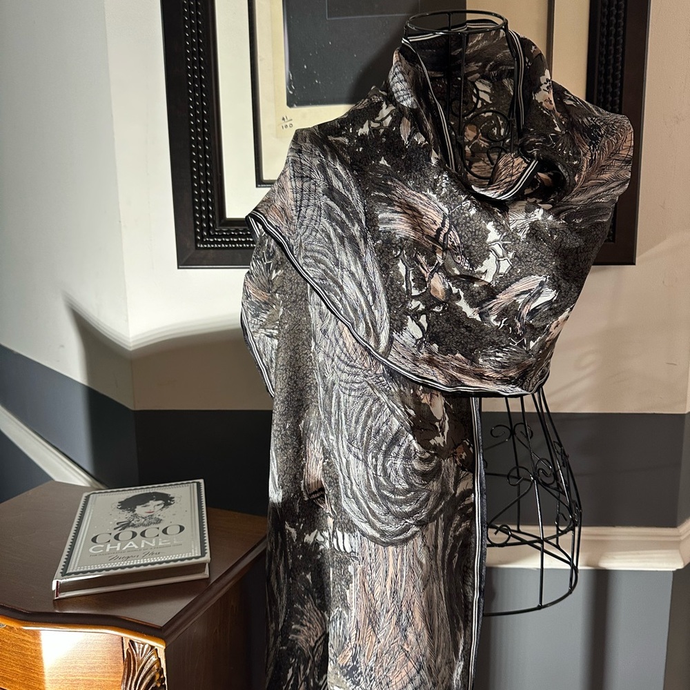 Vince Camuto Black and Brown Scarf NWOT